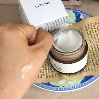 La Theorie Hydrating Ingredients | 하이드레이팅 인그레이디언츠 — 5점을 준 리뷰어가 2020년 4월 올린 사용 사진