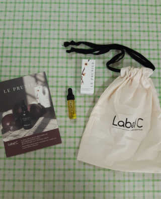르 프루니에 플럼 뷰티 오일 디럭스 미니 3.7ml — 5점을 준 리뷰어가 2020년 5월 올린 사용 사진