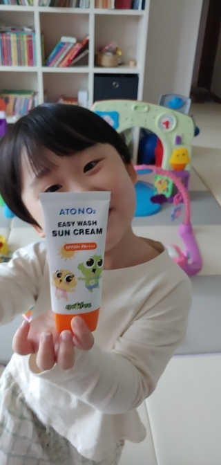 [아토앤오투]신비아파트 에디션 유아용 선케어 3종 랜덤 — 4.5점을 준 리뷰어가 2020년 5월 올린 사용 사진