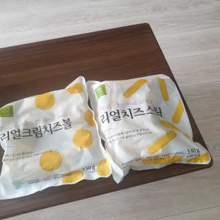 가치식탁 리얼치즈스틱, 리얼크림치즈볼 — 5점을 준 리뷰어가 2020년 10월 올린 사용 사진