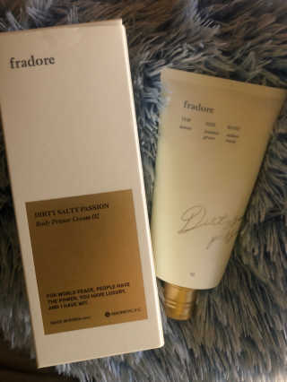 프라도어 바디 프라이머 크림-데오도란트 x 퍼퓸 로션 — 5점을 준 리뷰어가 2020년 4월 올린 사용 사진