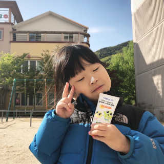 [아토앤오투]신비아파트 에디션 유아용 선케어 3종 랜덤 — 5점을 준 리뷰어가 2020년 4월 올린 사용 사진