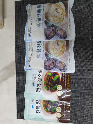 바다는다웰빙이다 완도사랑 전복죽 250g - 2팩 + 전복장조림 2팩 — 3점을 준 리뷰어가 2020년 11월 올린 사용 사진
