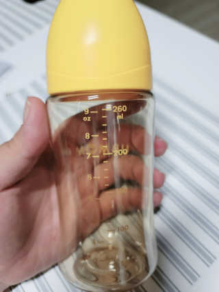 유비맘 PPSU 젖병 노꼭지_260ml_컬러 랜덤 발송 — 5점을 준 리뷰어가 2020년 11월 올린 사용 사진