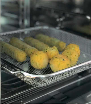 가치식탁 리얼치즈스틱, 리얼크림치즈볼 — 5점을 준 리뷰어가 2020년 10월 올린 사용 사진