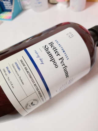 달리프 베러 퍼퓸 샴푸 1000ml 레이니데이 or 일랑로즈 — 5점을 준 리뷰어가 2020년 11월 올린 사용 사진