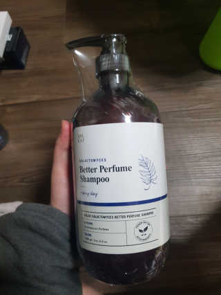 달리프 베러 퍼퓸 샴푸 1000ml 레이니데이 or 일랑로즈 — 5점을 준 리뷰어가 2020년 11월 올린 사용 사진