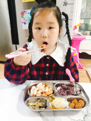 동원산업 항공직송 동원생연어_400g — 5점을 준 리뷰어가 2020년 5월 올린 사용 사진