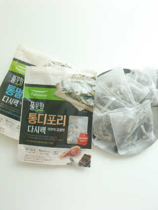 [풀무원] 자연의 감칠맛 통디포리, 통멸치 다시팩 세트 — 5점을 준 리뷰어가 2020년 6월 올린 사용 사진