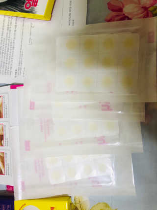 엘라밴드 하이드로 도트 스팟패치 12mm, 10mm — 5점을 준 리뷰어가 2020년 8월 올린 사용 사진