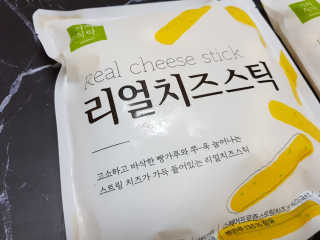 가치식탁 리얼치즈스틱, 리얼크림치즈볼 — 5점을 준 리뷰어가 2020년 4월 올린 사용 사진