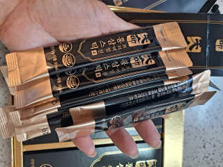 헬스업_천명진프리미엄홍삼스틱_10ml x 30포 — 5점을 준 리뷰어가 2020년 8월 올린 사용 사진
