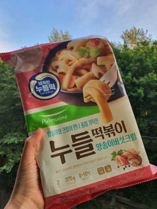 [풀무원] 달콤고추장크림, 양송이버섯크림 누들떡볶이 — 5점을 준 리뷰어가 2020년 5월 올린 사용 사진