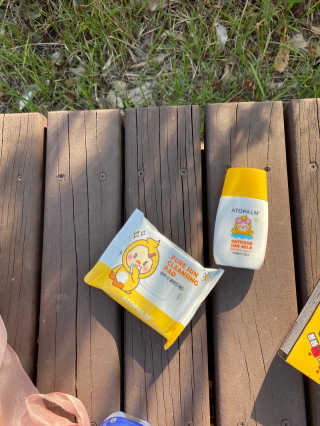 아토팜 야외놀이 선밀크 SPF50+ PA+++ — 5점을 준 리뷰어가 2020년 5월 올린 사용 사진