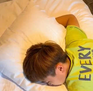 휴고링 매일 새 베개에서 주무세요 - 잘때한장 매일매일 15매입 — 5점을 준 리뷰어가 2020년 9월 올린 사용 사진