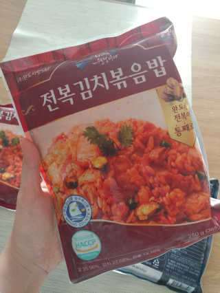 바다는다웰빙이다 전복해물볶음밥/전복김치볶음밥 250g-4봉지 — 4점을 준 리뷰어가 2020년 10월 올린 사용 사진
