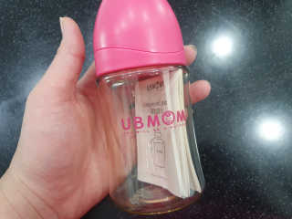 유비맘 PPSU 젖병 노꼭지_200ml_컬러 랜덤 발송 — 5점을 준 리뷰어가 2020년 10월 올린 사용 사진