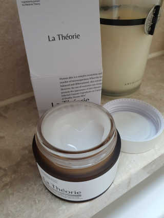 La Theorie Hydrating Ingredients | 하이드레이팅 인그레이디언츠 — 5점을 준 리뷰어가 2020년 5월 올린 사용 사진