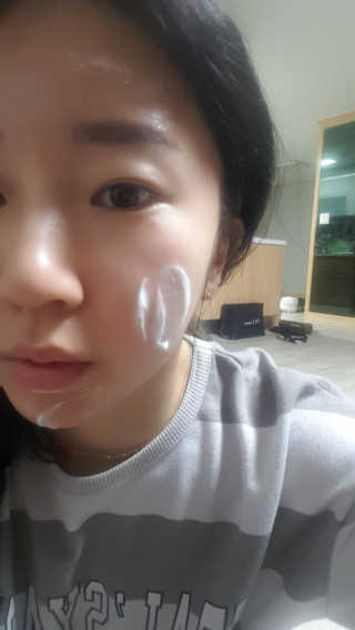 메디필 블루 아쿠아 톡스 크림 — 5점을 준 리뷰어가 2020년 6월 올린 사용 사진