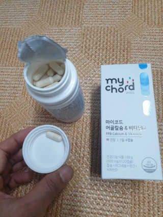 JW중외제약 마이코드 어골칼슘 비타민D — 5점을 준 리뷰어가 2020년 8월 올린 사용 사진
