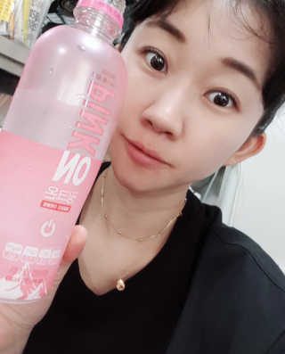 [활력충전 이온음료] 히말라야 핑크솔트를 담은 핑크온 — 5점을 준 리뷰어가 2020년 10월 올린 사용 사진