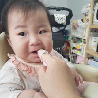 100도 이상에서 삶아 멸균 안심 아이수 구강 티슈 — 5점을 준 리뷰어가 2020년 11월 올린 사용 사진