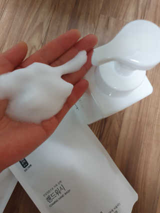 [생활공작소]핸드워시 용기 500ml 1개+리필 400ml 2개 — 5점을 준 리뷰어가 2020년 8월 올린 사용 사진