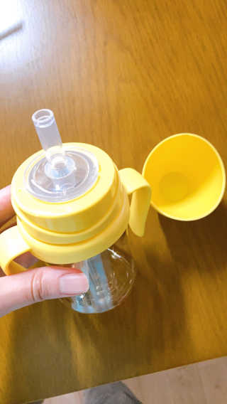 유비맘 샘방지 PPSU 빨대컵_컬러 랜덤 발송 — 5점을 준 리뷰어가 2020년 10월 올린 사용 사진