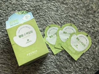 [후르디아] 청포도 매끈약산성 필링 패드_50매 세트 — 5점을 준 리뷰어가 2020년 4월 올린 사용 사진