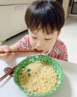 [풀무원] 자연은맛있다 정면, 백면, 홍면  세트 — 4.5점을 준 리뷰어가 2020년 9월 올린 사용 사진