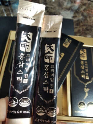 헬스업_천명진프리미엄홍삼스틱_10ml x 30포 — 5점을 준 리뷰어가 2020년 7월 올린 사용 사진