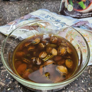 바다는다웰빙이다 완도사랑 전복죽 250g - 2팩 + 전복장조림 2팩 — 3점을 준 리뷰어가 2020년 9월 올린 사용 사진