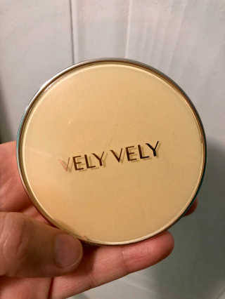 VELY VELY 아우라 허니 글로우 쿠션 — 5점을 준 리뷰어가 2020년 4월 올린 사용 사진