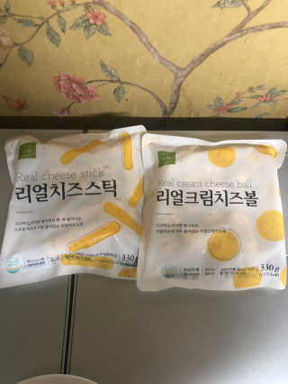 가치식탁 리얼치즈스틱, 리얼크림치즈볼 — 5점을 준 리뷰어가 2020년 8월 올린 사용 사진