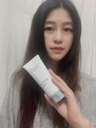 보타닉센스 Ph.D 하이드레이팅 포뮬라 마이크로 벨벳 클렌징 폼 — 3.5점을 준 리뷰어가 2020년 8월 올린 사용 사진