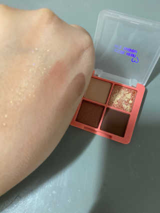 [블랙루즈] 크리스탈 하트 락 섀도우 4종 중 택1 — 5점을 준 리뷰어가 2020년 9월 올린 사용 사진