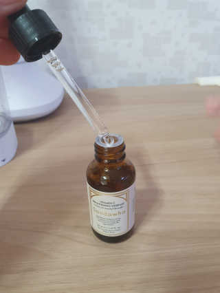 [스킨큐어] 산다화 비타민C 화이트닝 에센스 30ml — 5점을 준 리뷰어가 2020년 4월 올린 사용 사진