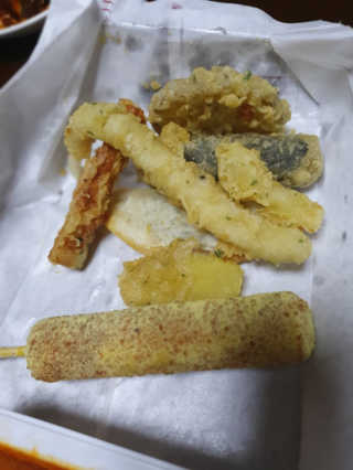 죠스떡볶이 [죠스푸드] 짜빠떡볶이+떡또그+범벅만두 신메뉴 3종 — 3.5점을 준 리뷰어가 2020년 4월 올린 사용 사진