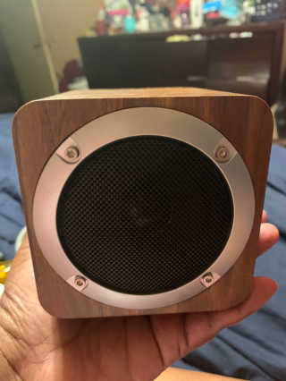 SEVIZ MINI10W 레트로 블루투스 스피커 — 3.5점을 준 리뷰어가 2020년 8월 올린 사용 사진