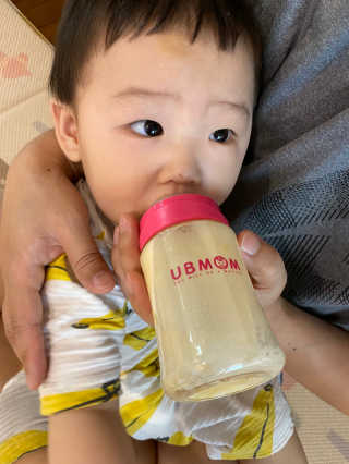 유비맘 PPSU 젖병 노꼭지_200ml_컬러 랜덤 발송 — 5점을 준 리뷰어가 2020년 8월 올린 사용 사진