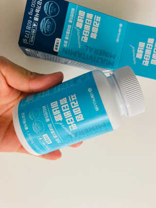 서울약사신협_프리미엄멀티비타민미네랄_1,200mg x 60정 — 5점을 준 리뷰어가 2020년 11월 올린 사용 사진