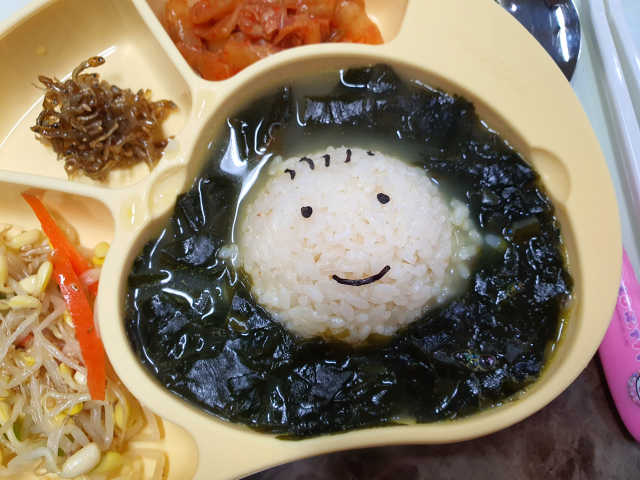 유비맘 캐릭터 실리콘 흡착 식판_색상 랜덤발송 리뷰 사진