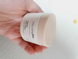 어글리프루프 크림 바이어글리 하이드레이션 샤워 50ml — 4.5점을 준 리뷰어가 2020년 12월 올린 사용 사진