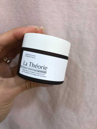La Theorie Hydrating Ingredients | 하이드레이팅 인그레이디언츠 — 4점을 준 리뷰어가 2020년 4월 올린 사용 사진