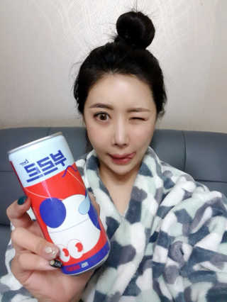 [칼로리 걱정 NO 제로칼로리 탄산음료]  부담없이 즐기는 부르르Brrr~~ 제로 콜라 — 4.5점을 준 리뷰어가 2020년 12월 올린 사용 사진