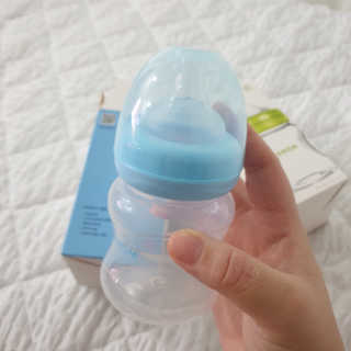 유비맘 신생아젖병 120ml 트리플팩_ 젖꼭지 포함 — 5점을 준 리뷰어가 2020년 8월 올린 사용 사진