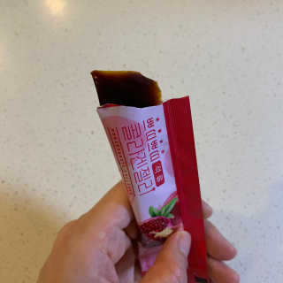 헬스업_쁘띠쁘띠석류콜라겐젤리_20g x 14포 — 5점을 준 리뷰어가 2020년 11월 올린 사용 사진