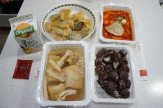 죠스떡볶이 [죠스푸드] 짜빠떡볶이+떡또그+범벅만두 신메뉴 3종 — 2점을 준 리뷰어가 2020년 5월 올린 사용 사진