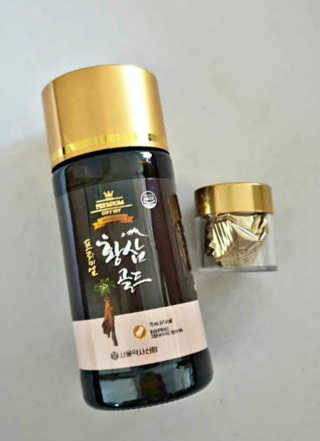 서울약사신협_프리미엄황삼골드_3.75g x 12환+75mgx12병 — 5점을 준 리뷰어가 2020년 9월 올린 사용 사진