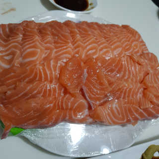 동원산업 항공직송 동원생연어_400g — 5점을 준 리뷰어가 2020년 4월 올린 사용 사진